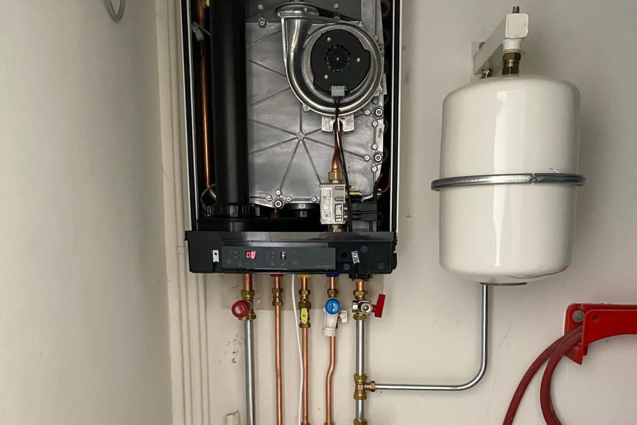 Lekkage aan CV-ketel installatie