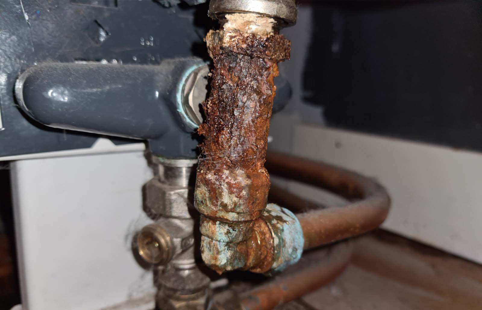 CV ketel leiding roestig geworden door lekkage