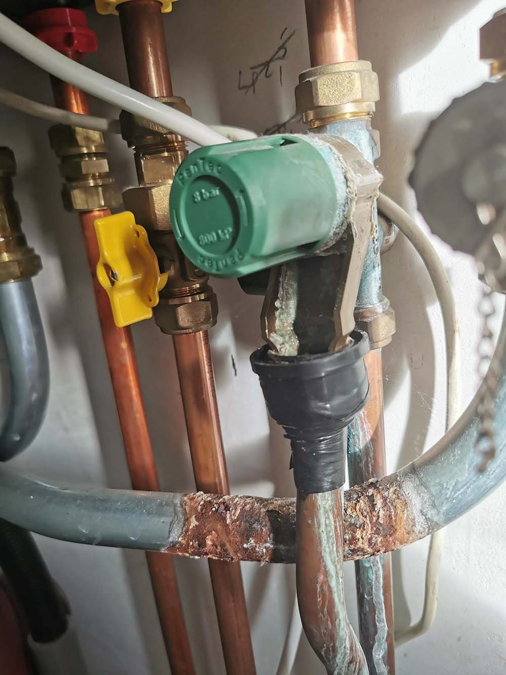 CV-ketel verroest door lek